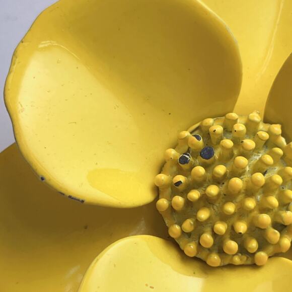 VTG 1960s Brooch Mod Yellow Enameled Metal Flower Power Pin Mid Century Style - Picture 4 of 11